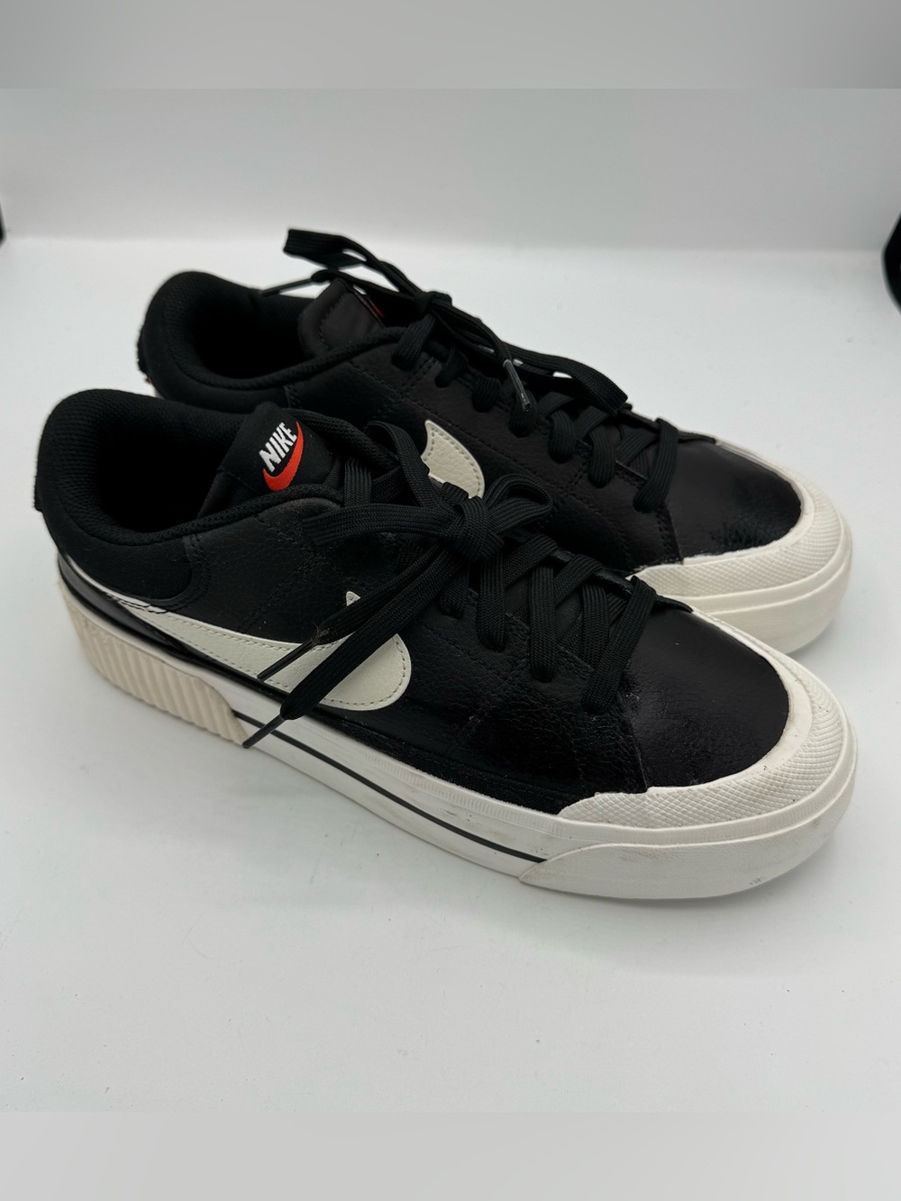 Nike Court Legacy Lift Black and White Low-Top Platform Sneakers Size 8 NEW